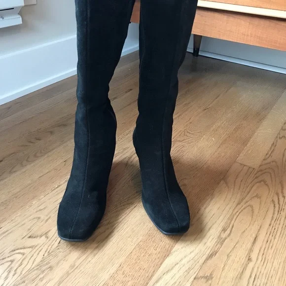 Black suede zip up boots in EUC - Picture 2 of 11